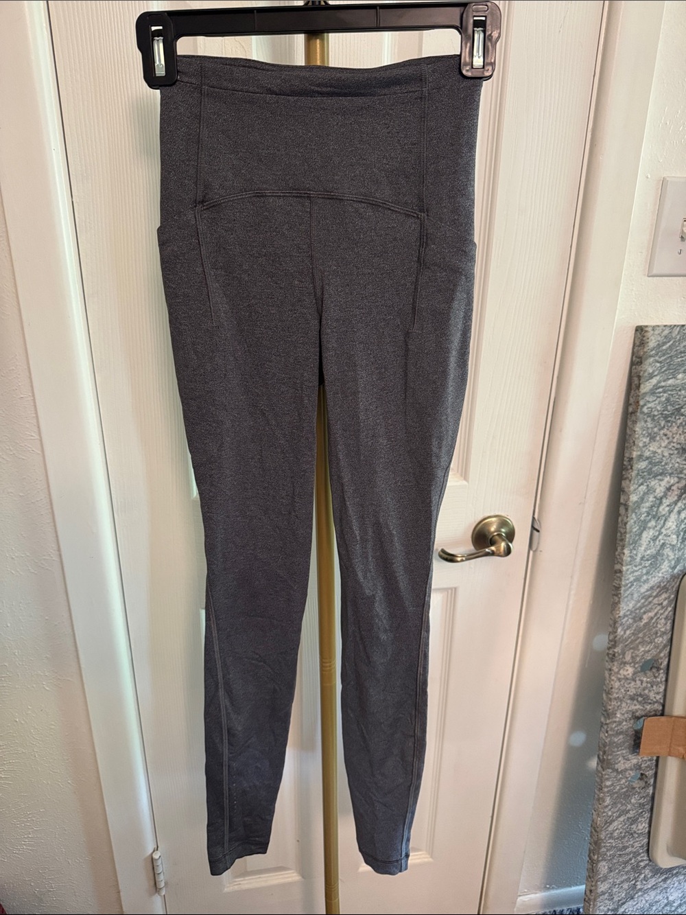 Lululemon Speed Up Mid Rise Legging - Picture 5 of 9